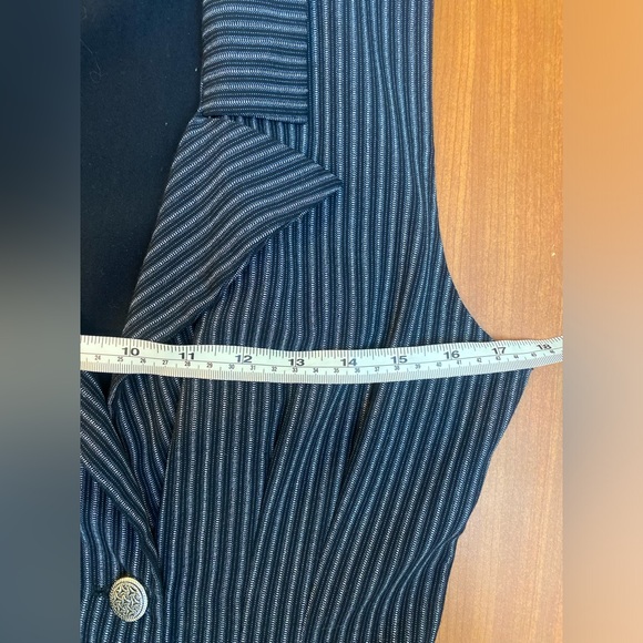 Victoria Ashley Striped Black & Grey Vest Blazer size 9 - Picture 3 of 6